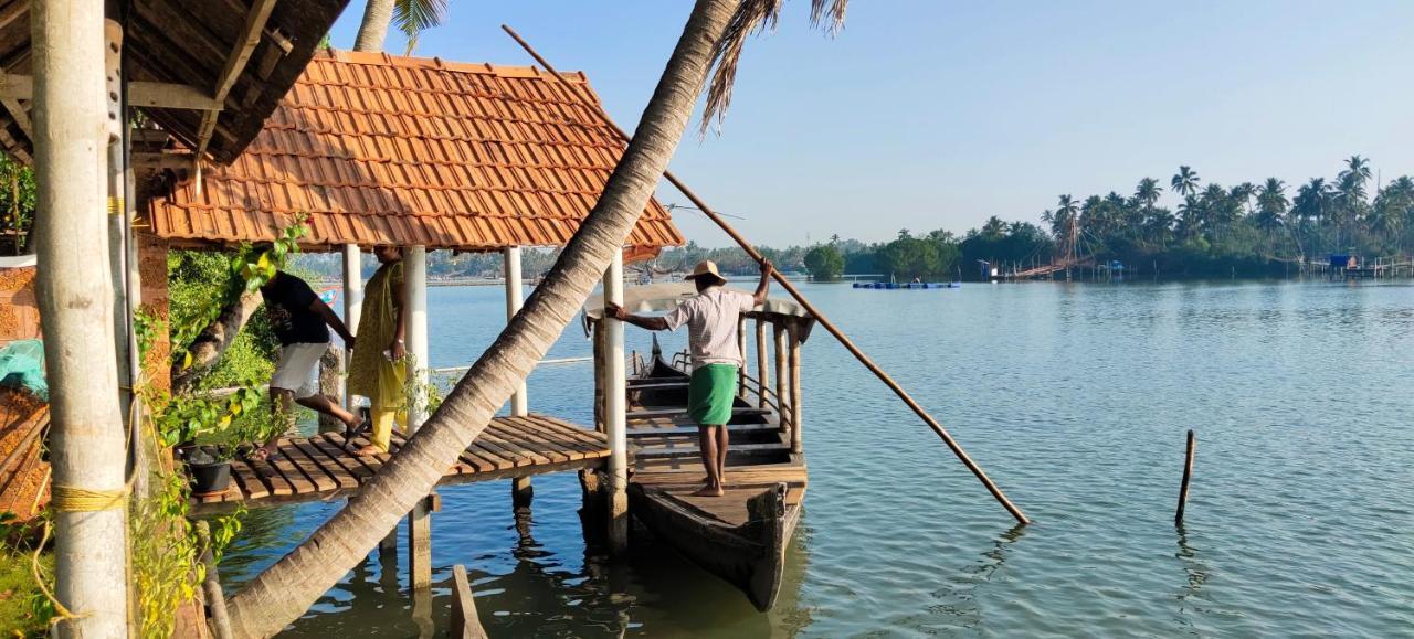 Ambadi's -lake View * Pallipuram