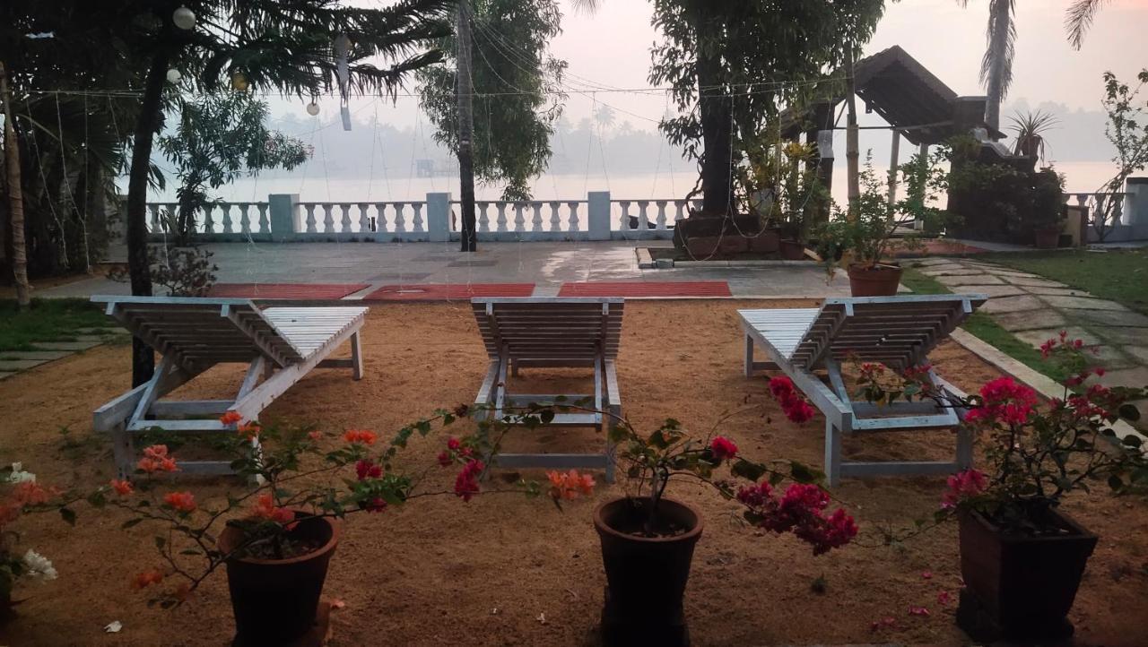 Ambadi's -lake View Pallipuram