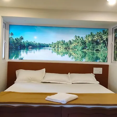 Ambadi'S Villa -Lake View Resort Pallipuram Exterior photo