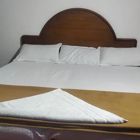 Ambadi'S Villa -Lake View Resort Pallipuram Room photo
