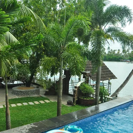 Ambadi'S Villa -Lake View Resort Pallipuram Exterior photo
