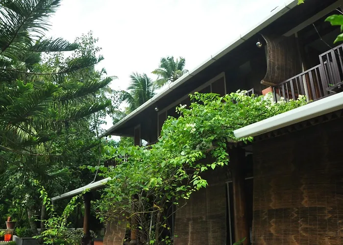 Ambadi\'S Villa -Lake View Resort