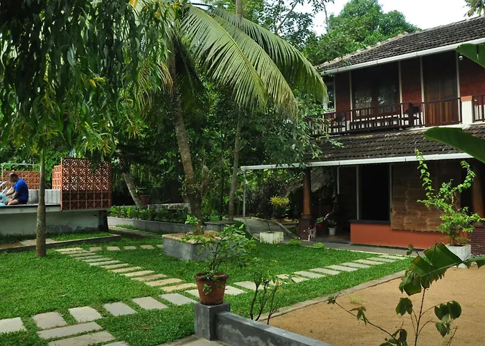Ambadi\'S Villa -Lake View Resort