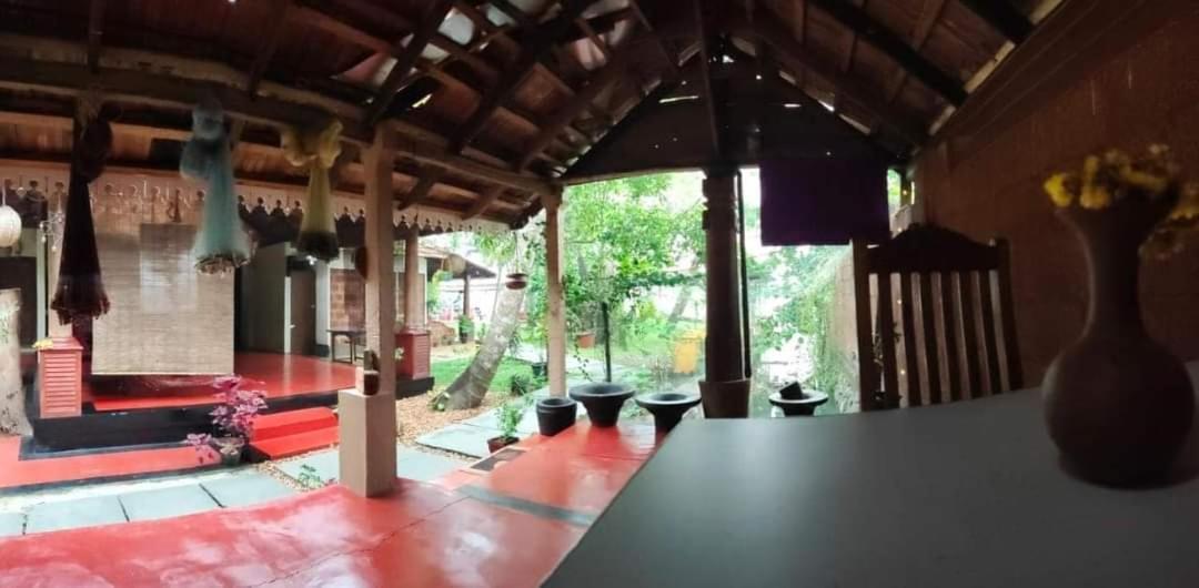 Ambadi's -lake View Homestay Pallipuram