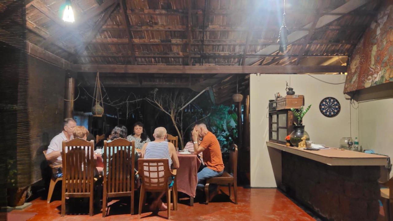 Homestay Ambadi's -lake View *
