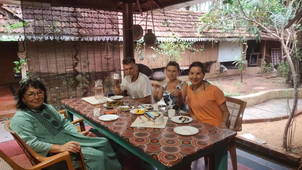 Ambadi's -lake View Homestay *