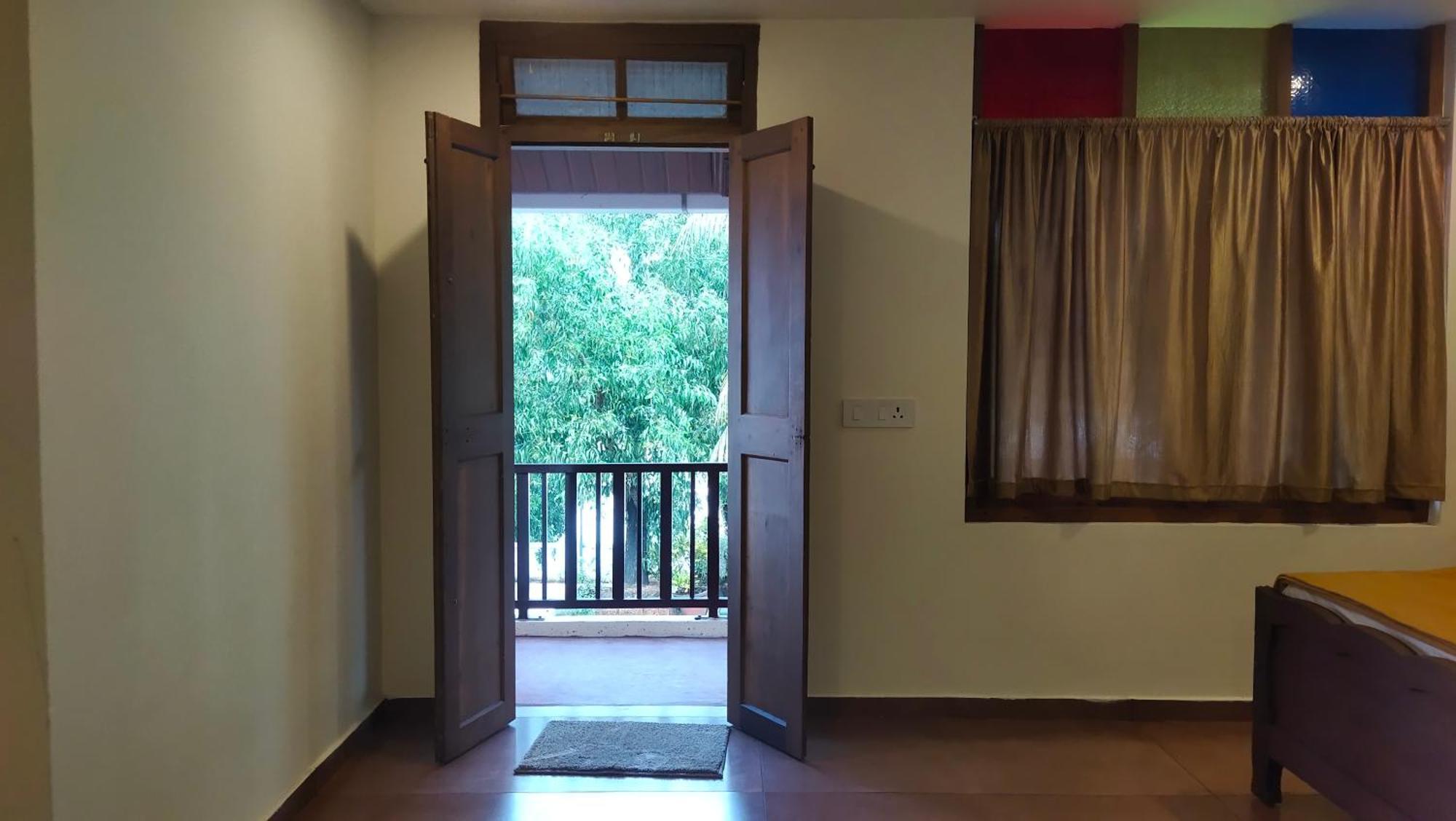 Homestay Ambadi's -lake View