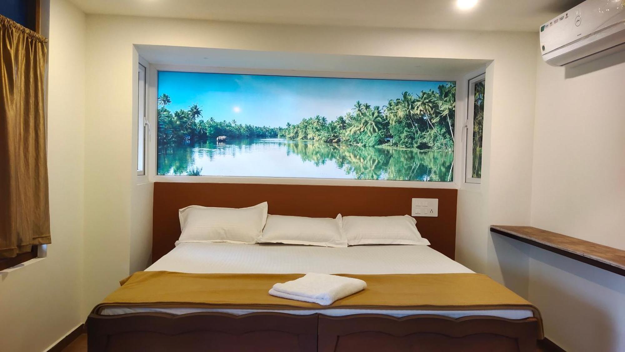 Ambadi's -lake View * Pallipuram