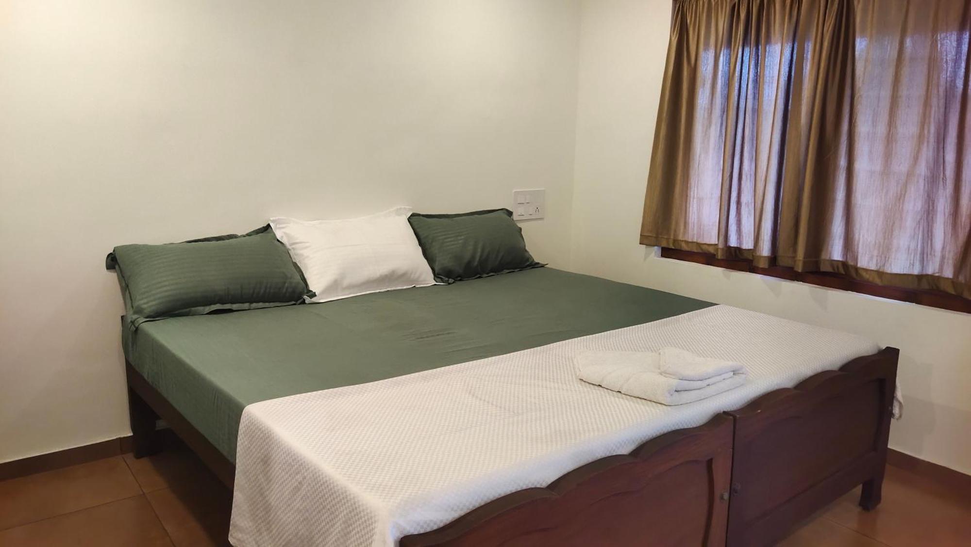 Ambadi's -lake View Homestay Pallipuram