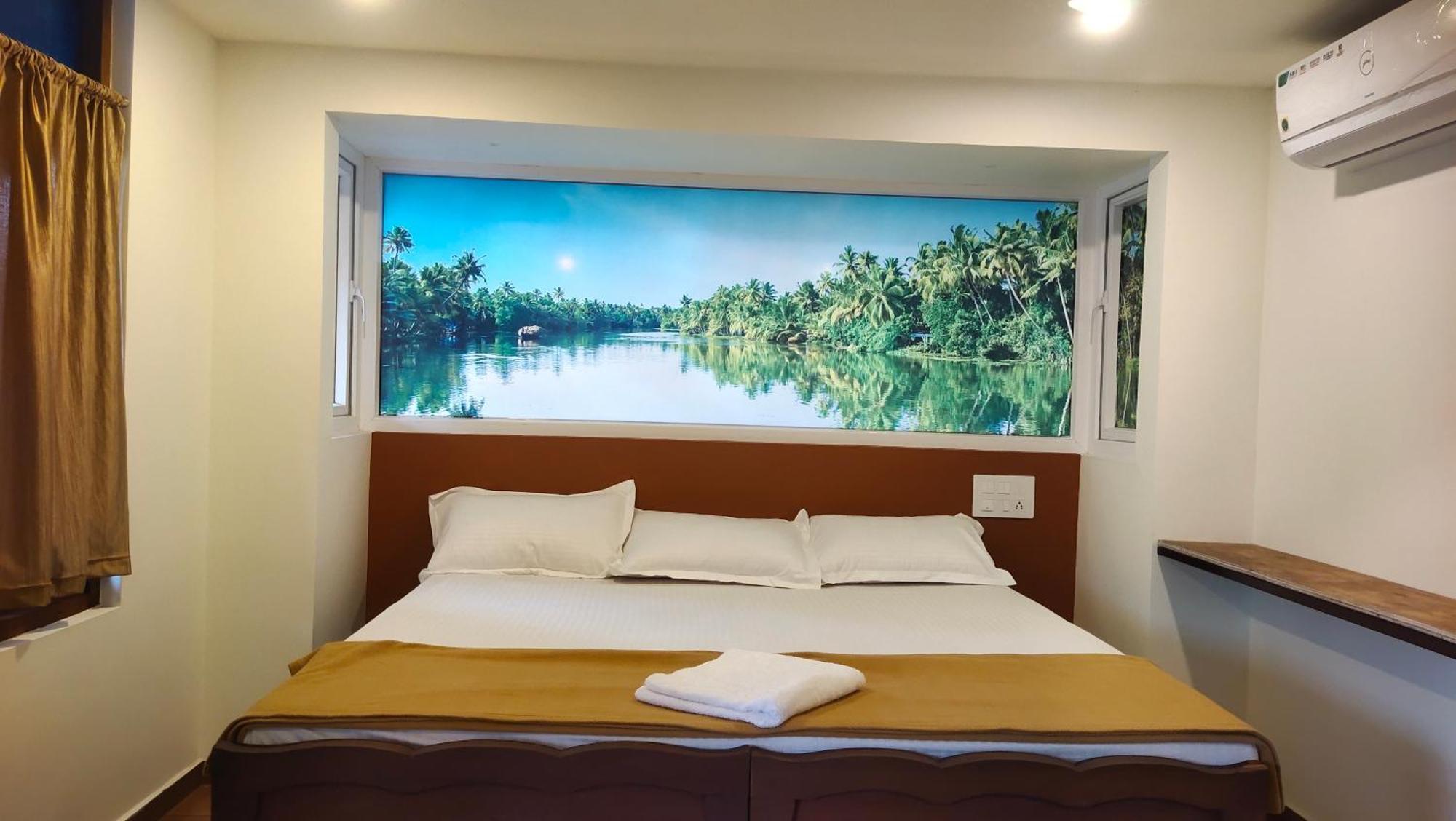 Homestay Ambadi's -lake View Pallipuram