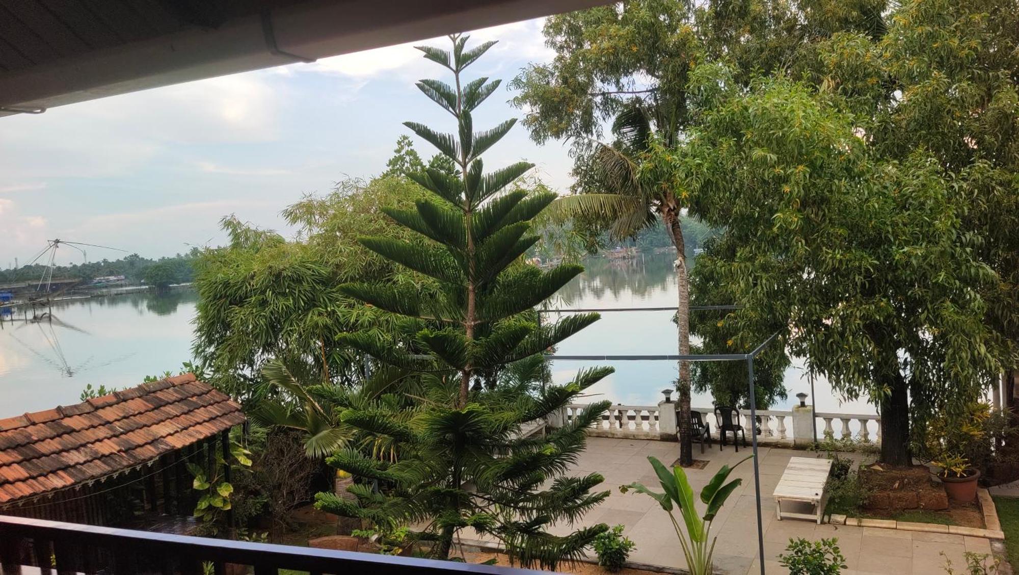 Ambadi's -lake View Pallipuram