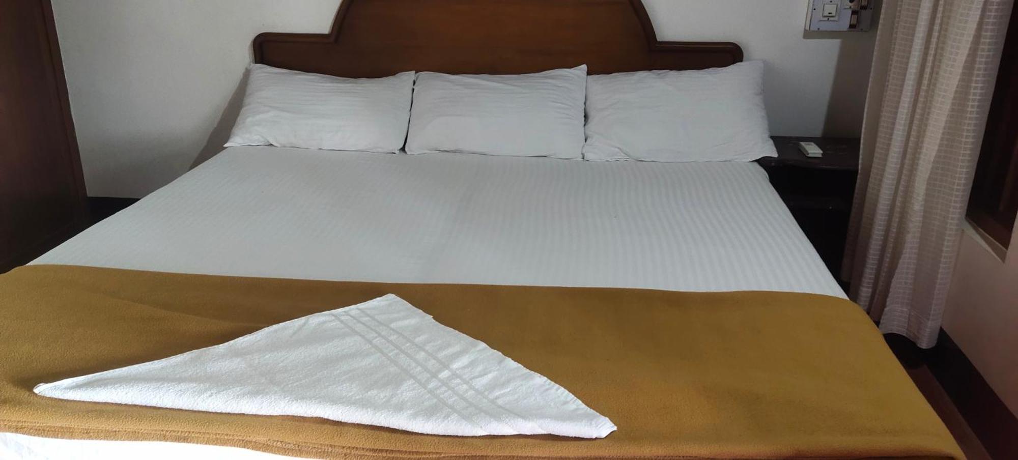Homestay Ambadi's -lake View
