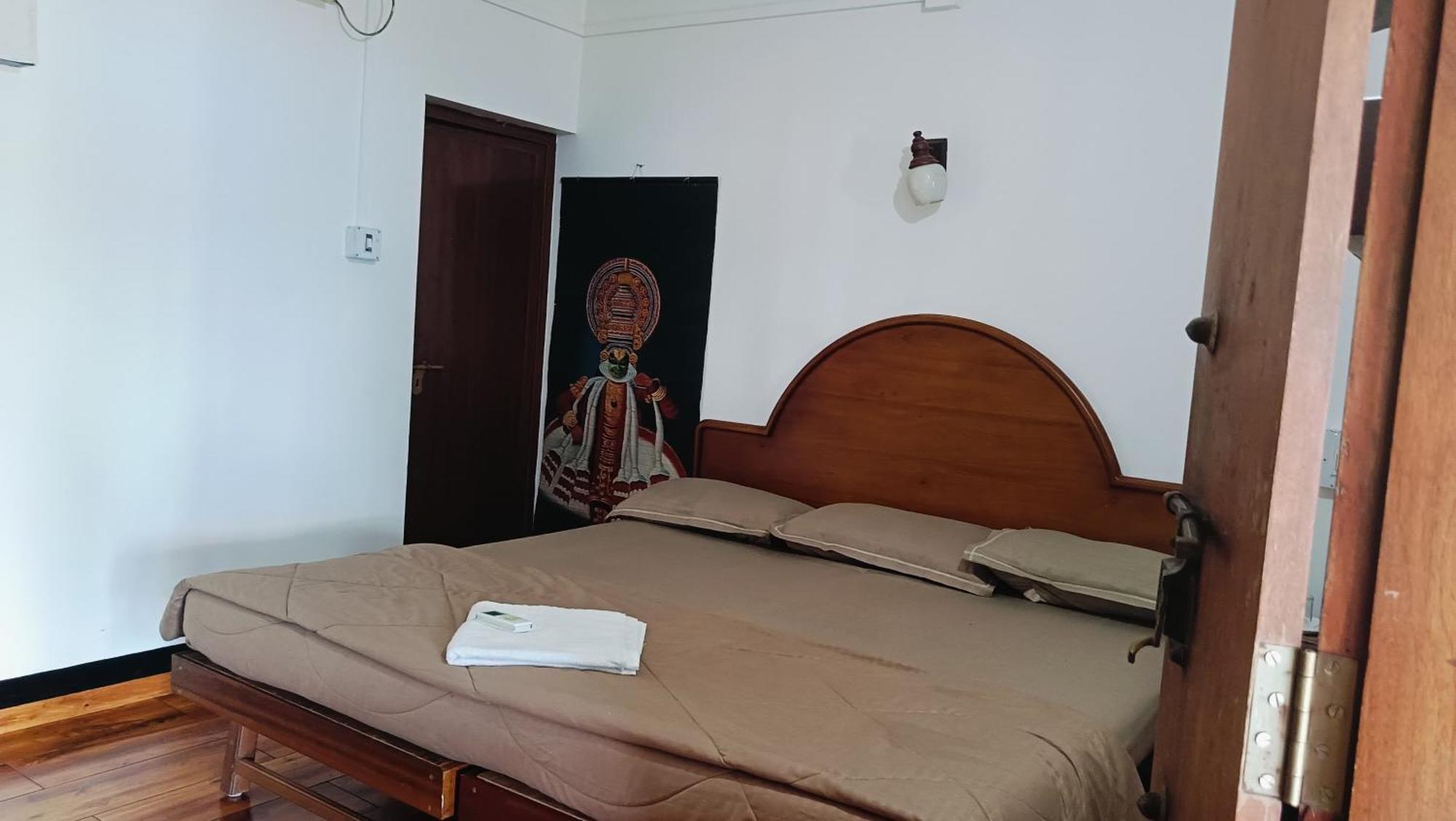 Homestay Ambadi's -lake View *
