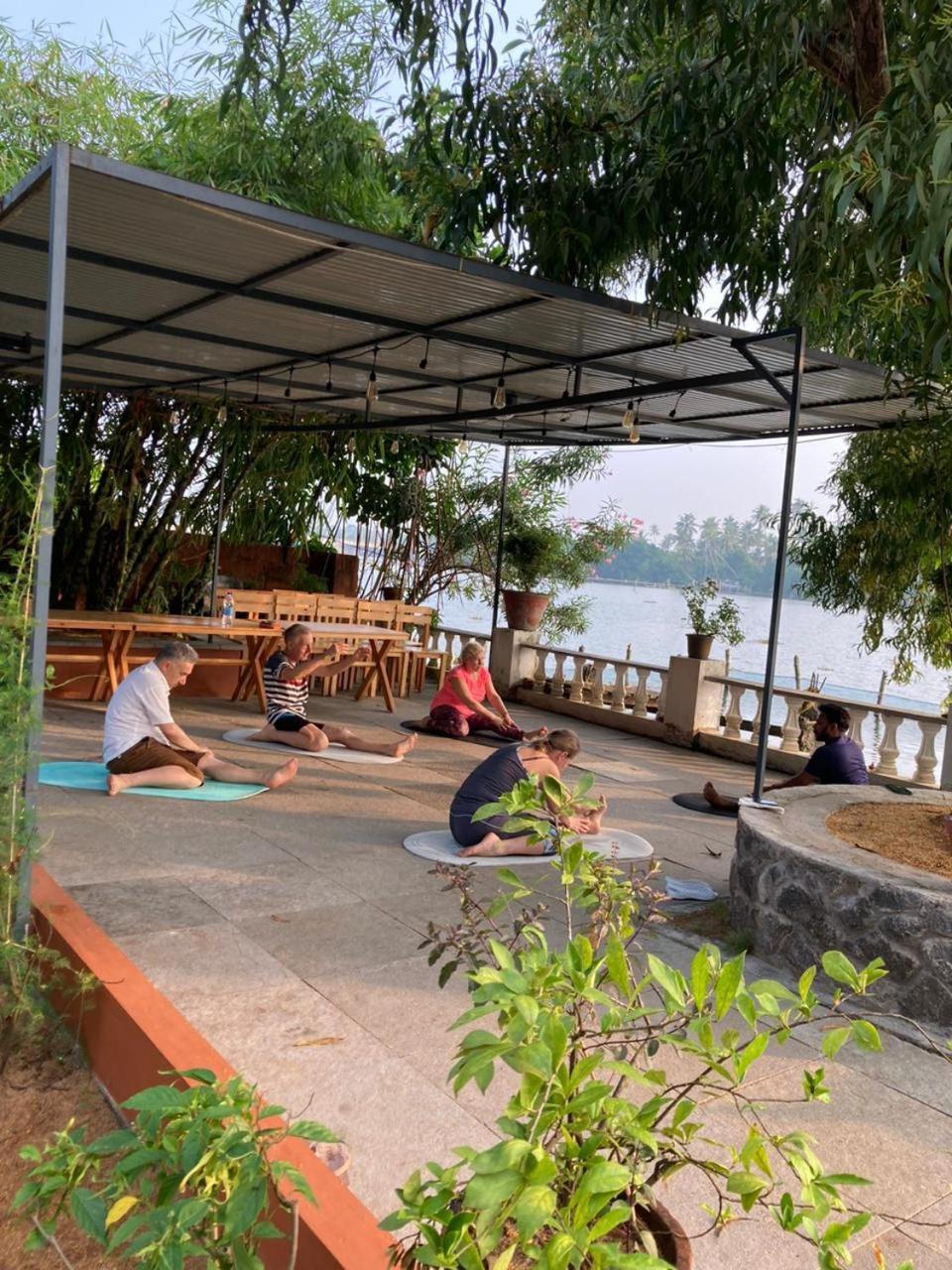 Homestay Ambadi's -lake View